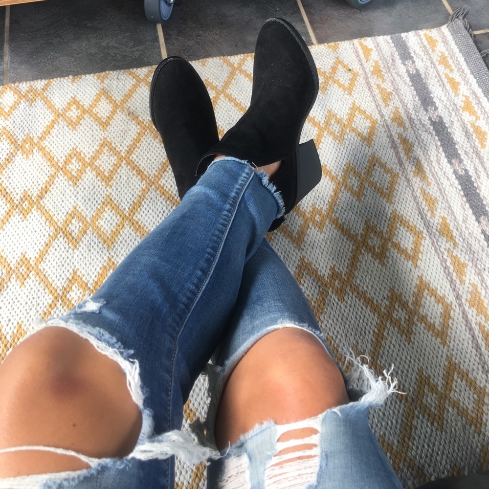 Size 9.5 mossimo ankle boots